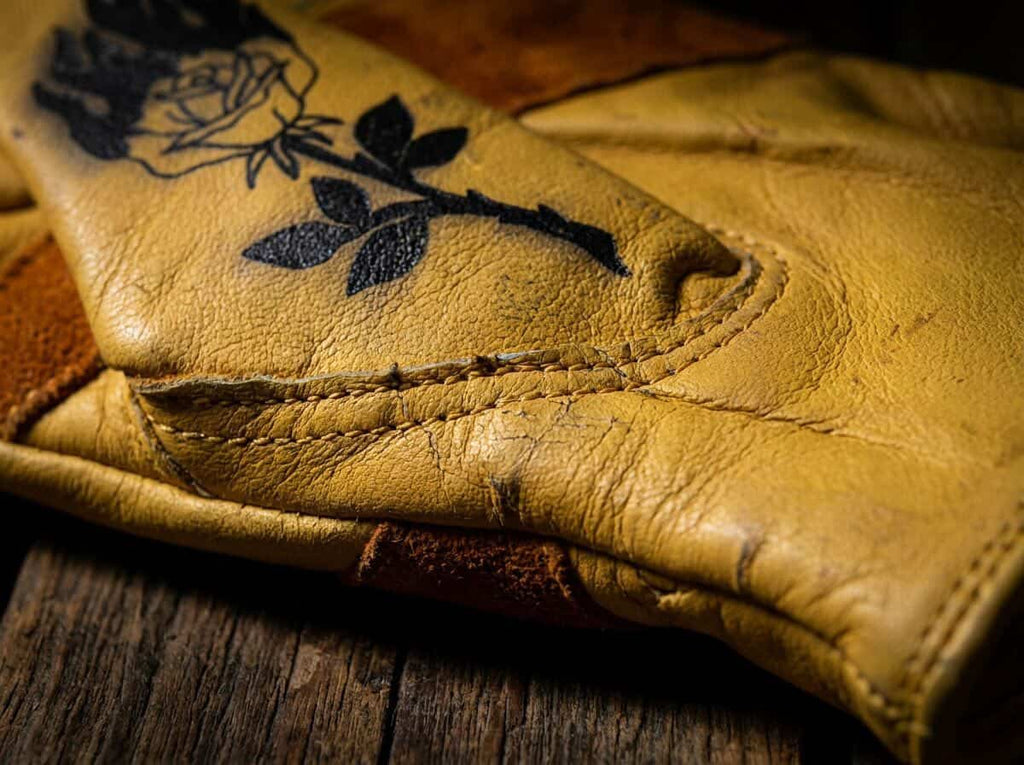 Desert riding gloves