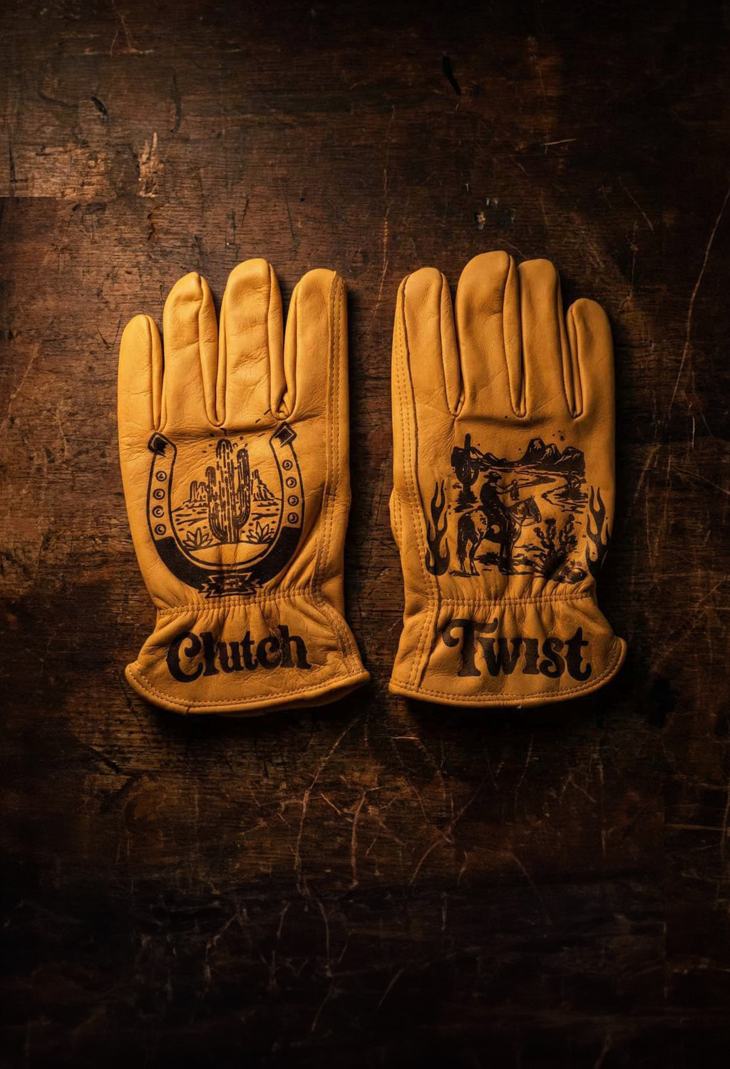 Desert riding gloves